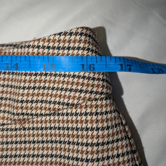 Forever 21 Stylish Tan Houndstooth Women's Shorts - Picture 4 of 4